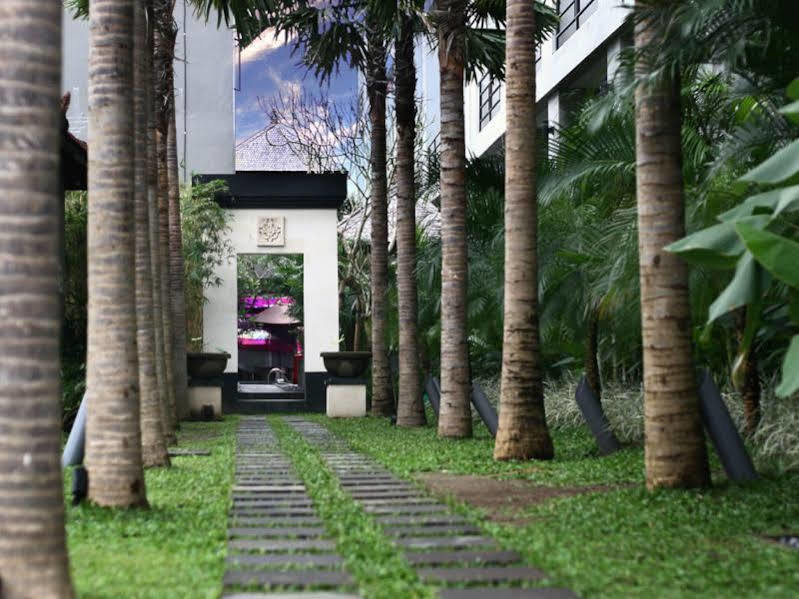Grand Lifestyle Hotel Dempasar Exterior foto